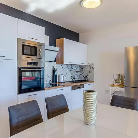 Zoi Apartamento Trogir